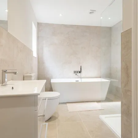 Holiday home Cosy 5 Bedroom Home, Sleeps 6