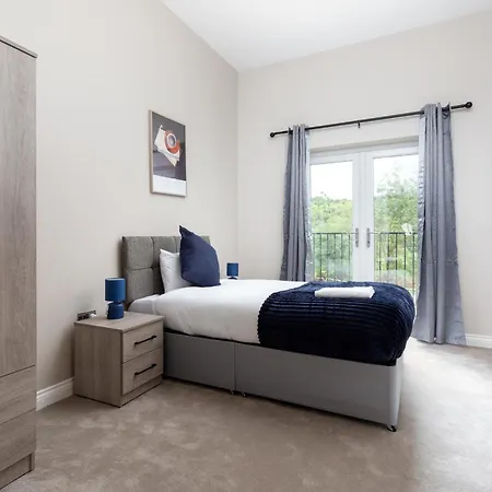Cosy 5 Bedroom Home, Sleeps 6 Leeds (West Yorkshire)