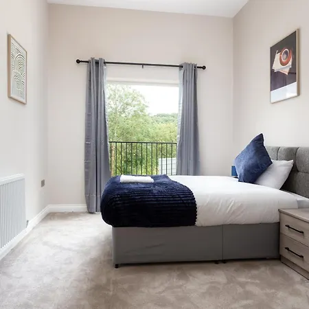 Cosy 5 Bedroom Home, Sleeps 6