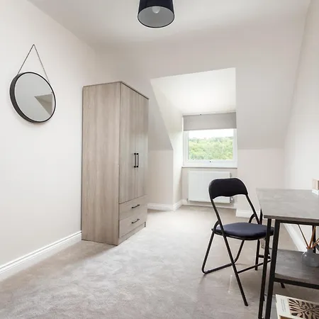 Holiday home Cosy 5 Bedroom Home, Sleeps 6 Leeds (West Yorkshire)