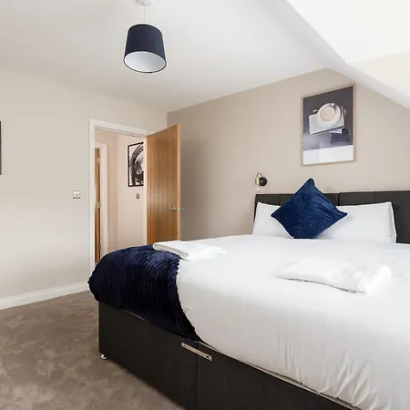 Cosy 5 Bedroom Home, Sleeps 6 Leeds (West Yorkshire)